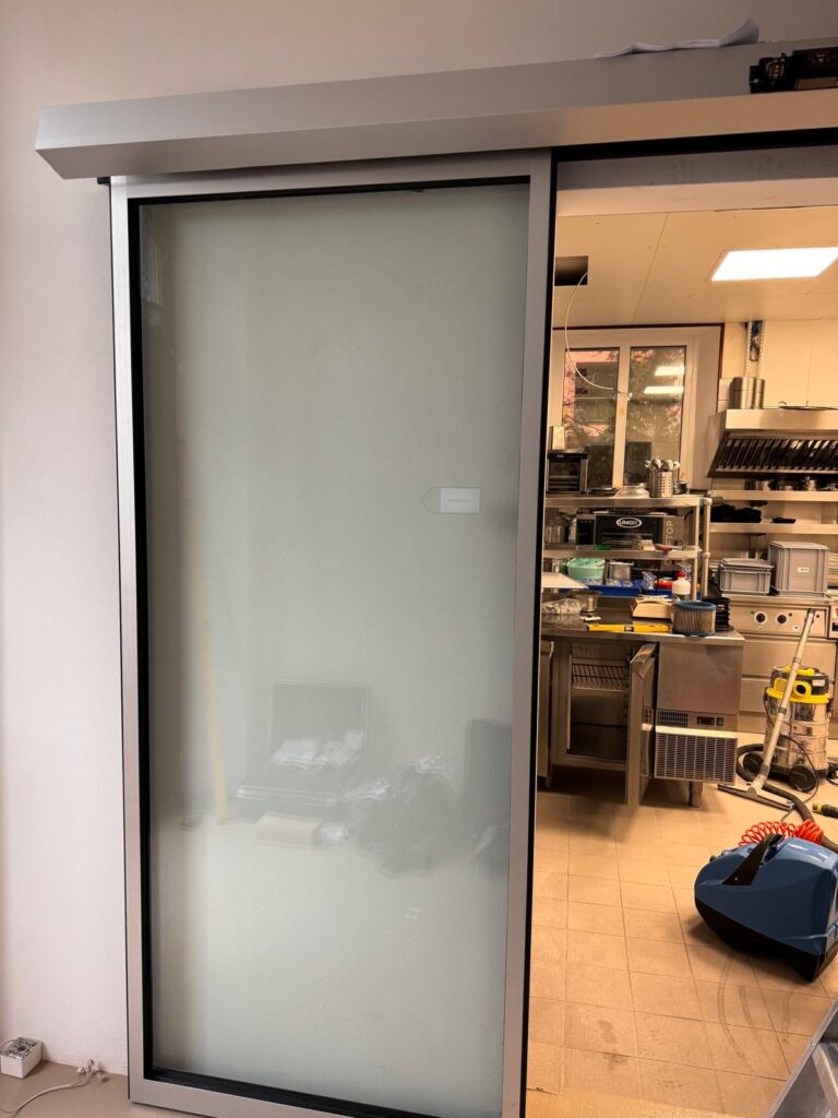 e7e7d92d-051c-4a2f-b3ad-62357e214329